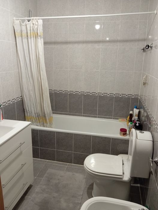 Apartamento T3 em paredes