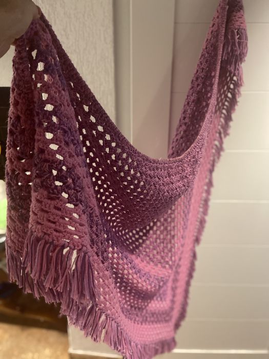 Chusta robiona na szydełku