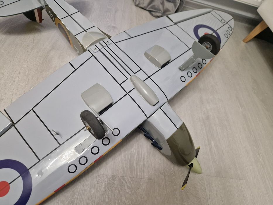 Samolot SPITFIRE DeAgostini pod RC