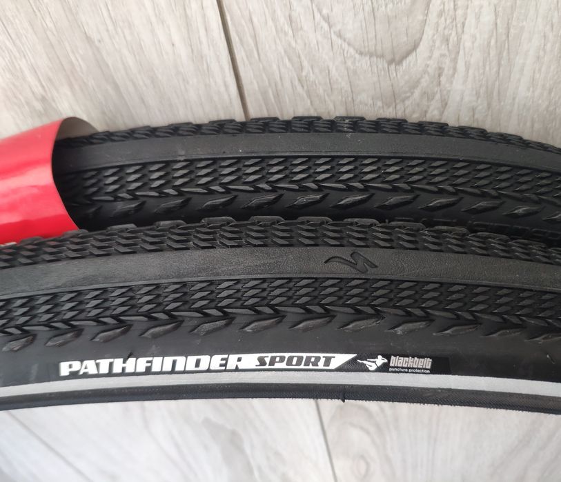 2 x Specialized Pathfinder Sport Reflect 700 x 38c