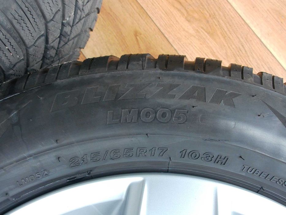 Bridgestone Blizzak LM005  215/65/17 103H z 2023r