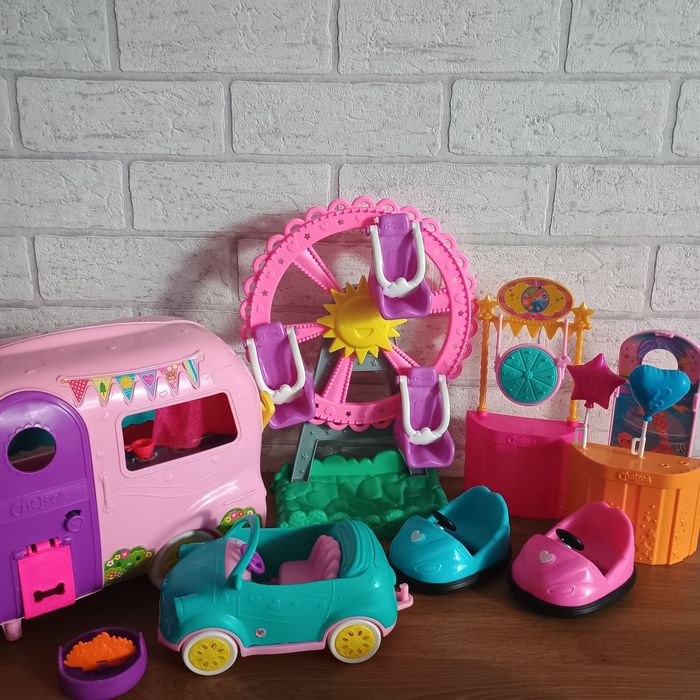 Barbie, przyczepa kempingowa i wesołe miasteczko Chelsea