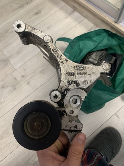 кронштейн компрессора кондиционера бу