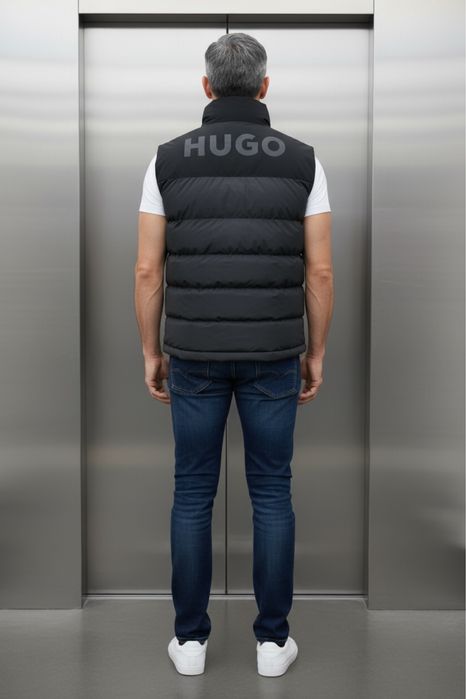 Жилетка - безрукавка Hugo Boss чорна