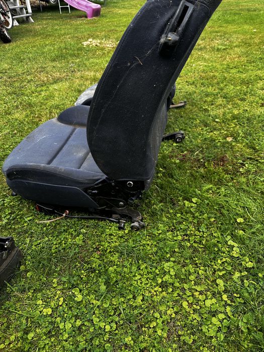 Oddam fotele audi a3 8l