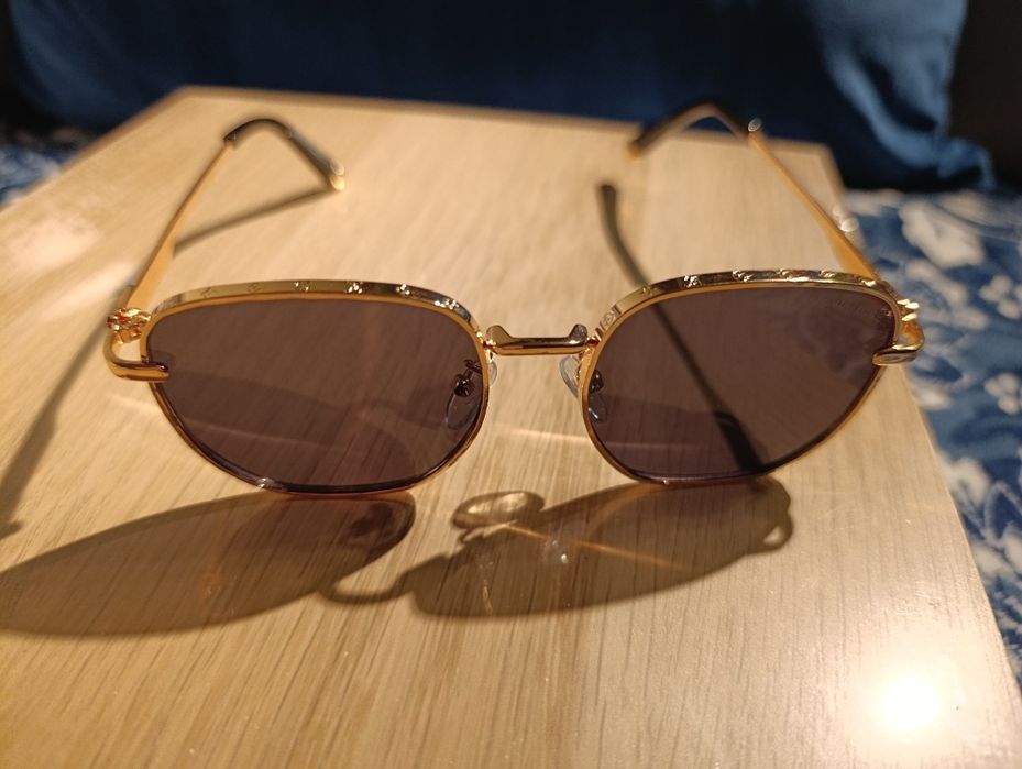 Louis Vuitton, Versace okulary przeciwsłoneczne.