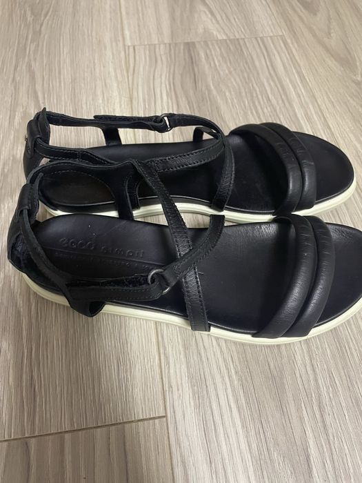 Шкіряні босоніжки сандалі ECCO Simpil оригінал р. 38 (у гарному стані)