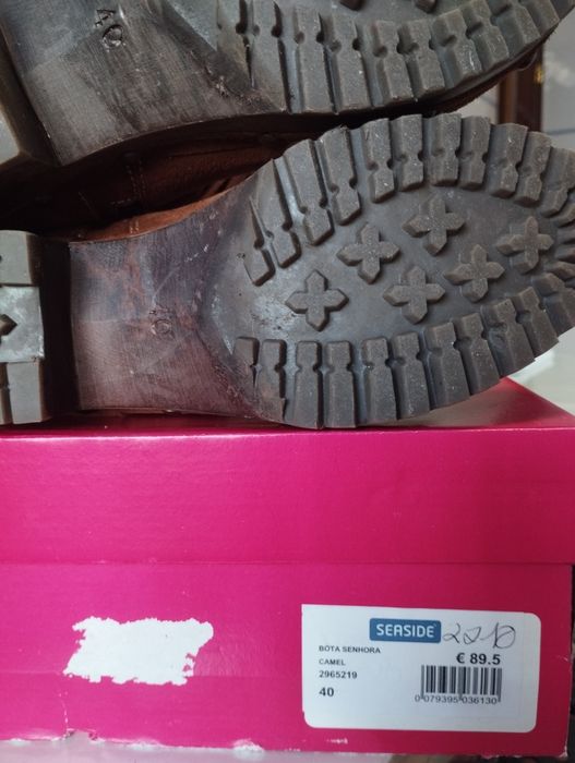Botas novas usadas