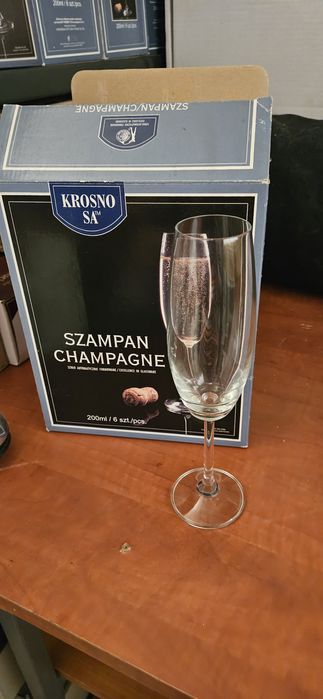 Krosno.Kieliszki do szampana 200 ml.