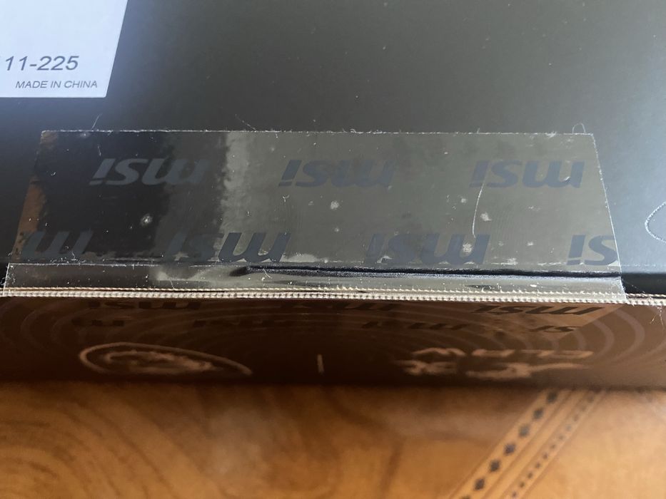 Consola Portatil MSI CLAW A1M-225CH 7” 1Tb SELADO