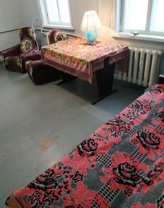 Продаж або довгострокова оренда частини будинку (4 кімнати)  в районі Ремзаводу.