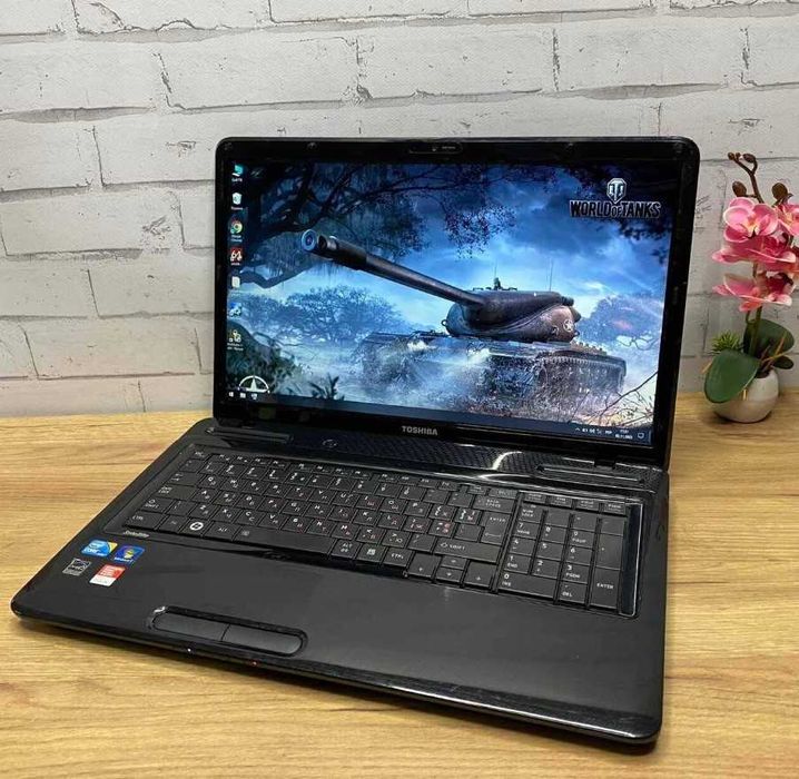 Ноутбук з ВЕЛИКИМ ЕКРАНОМ/i3-(2 (4)ядра/8 GB /SSD 400GB/батарея робоча