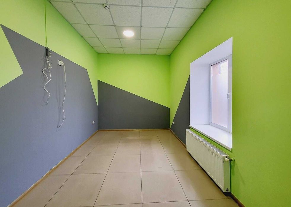 Оренда фасадного приміщення на Старому місті