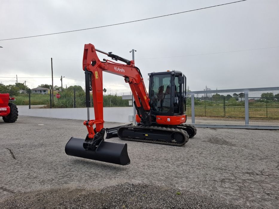 Mini giratória kubota U48-4
