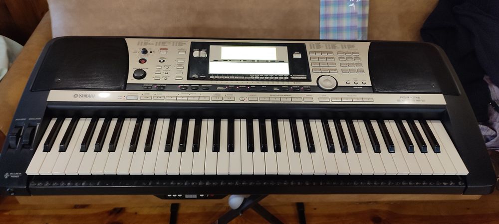 Синтезатор Yamaha psr 740 продам