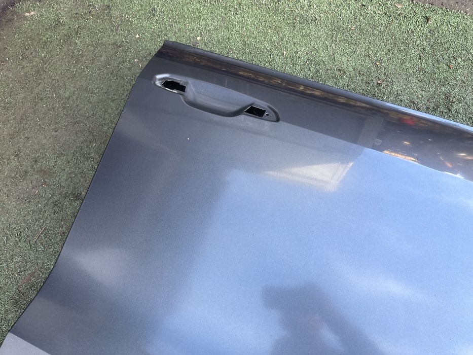 Двері передні праві колір 6Y / Z7S AUDI Q8 4M8 2018-2022