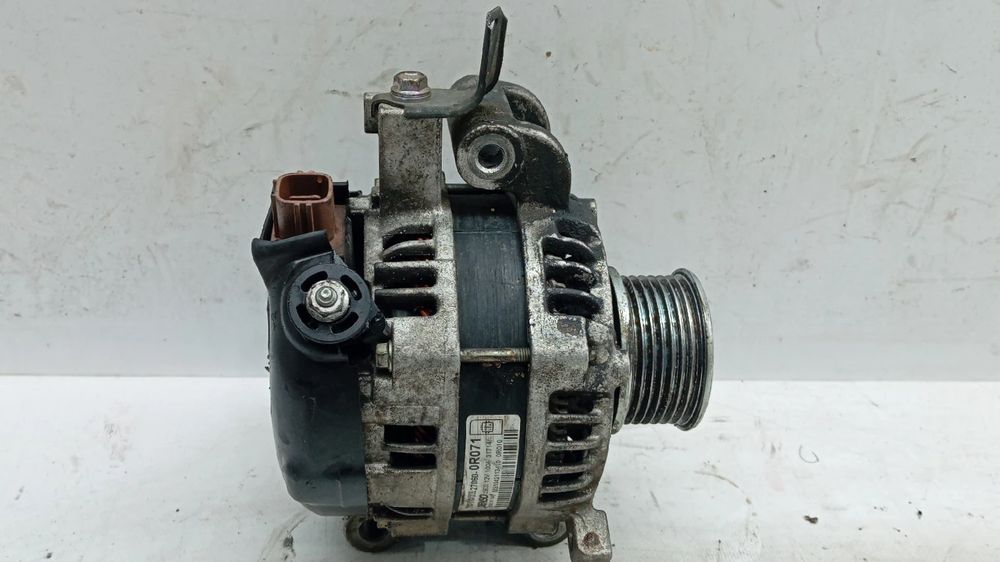 Alternador TOYOTA Avensis Wagon (_T27_)