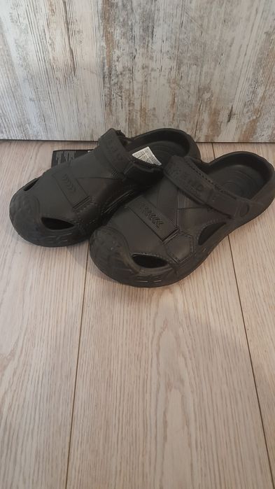 Klapki Crocsy męskie.