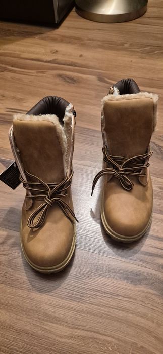 Nowe buty ze skóry ocieplane rozm 42