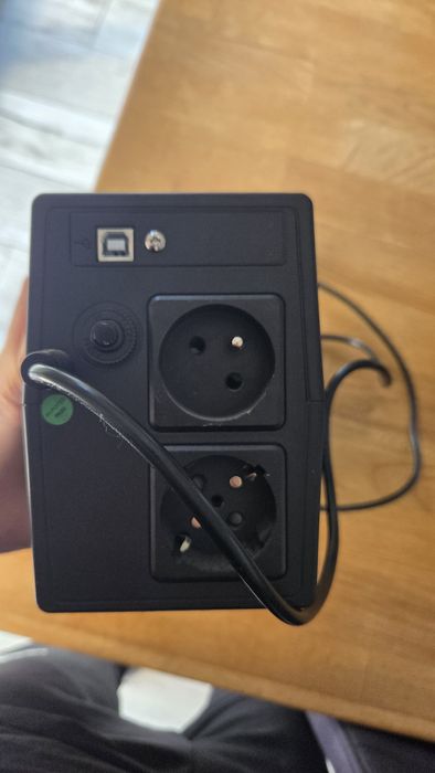 Ups zasilacz awaryjny volt polska micro 800 850va