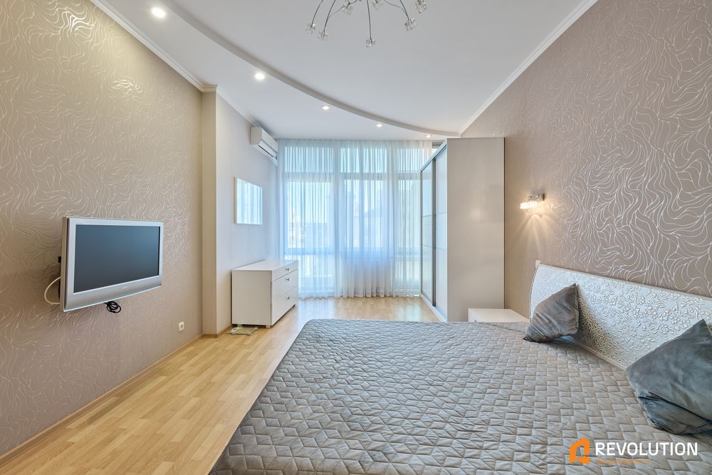 Без%, 3 кімн квартира вул. Дмитрівська 82, центр , метро, Лукʼянівська