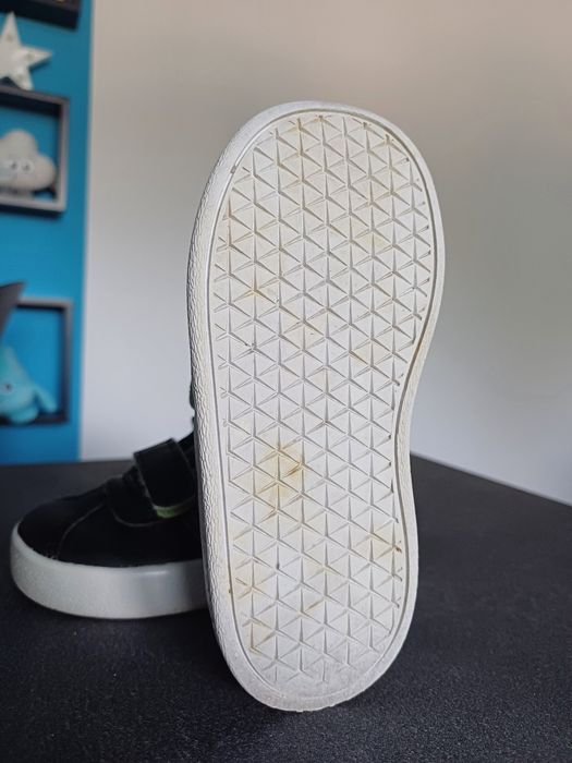 Trampki Adidas czarne chłopięce rozm 22 dł. wkładki. 14cm