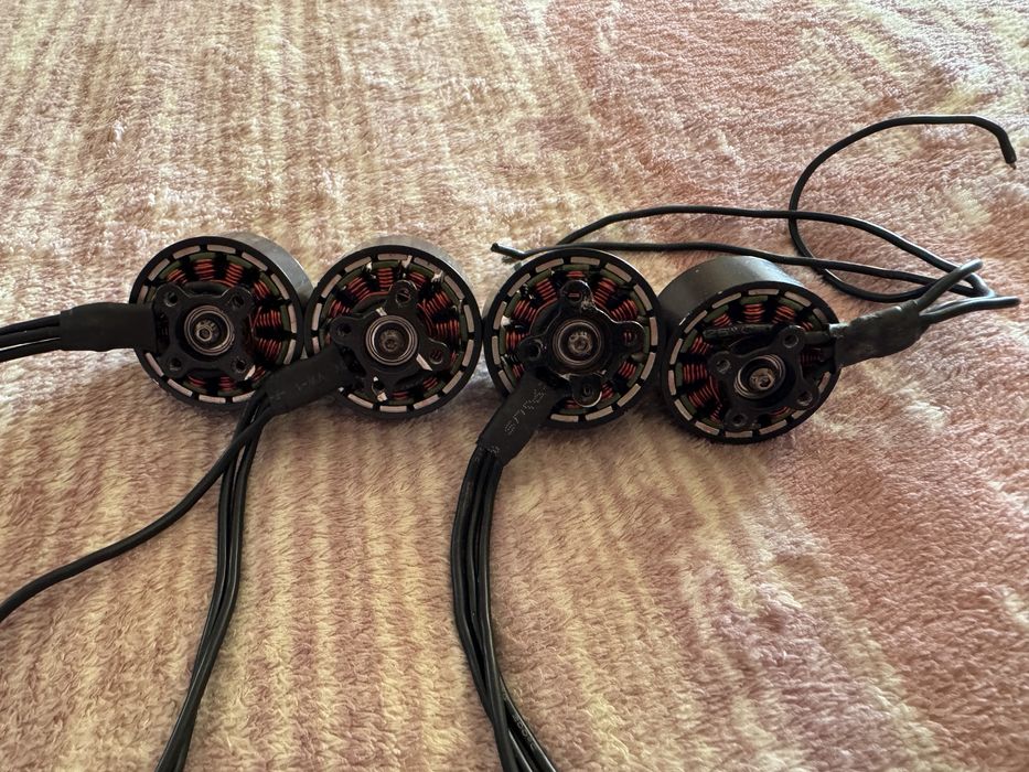 Двигуни 3115 900kv