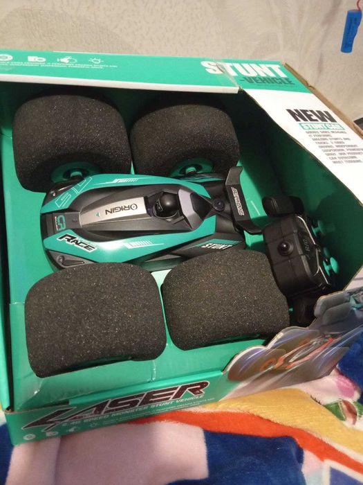 Машинка перевёртыш на пульте управления