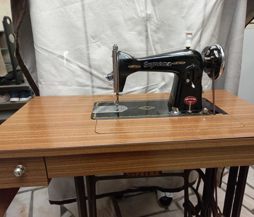 Máquina de costura antiga
