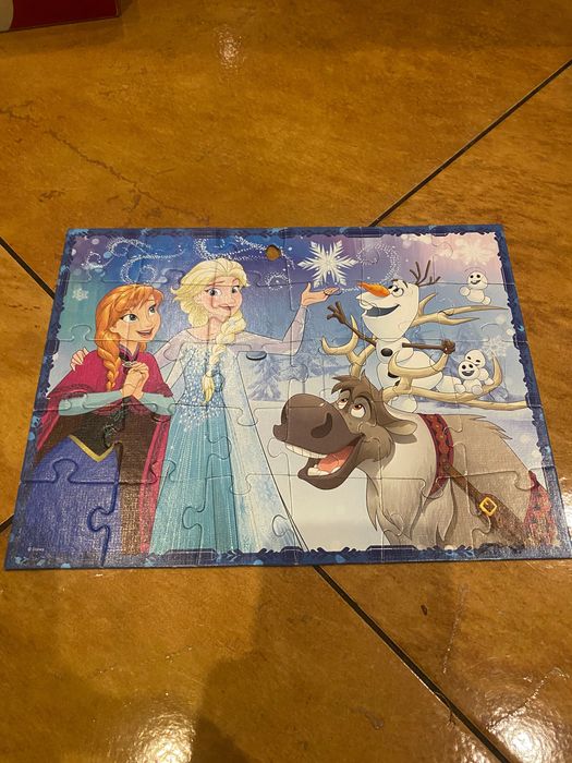 Puzzle Kraina Lodu sensoryczne 3 zestawy i Pepa Gratis