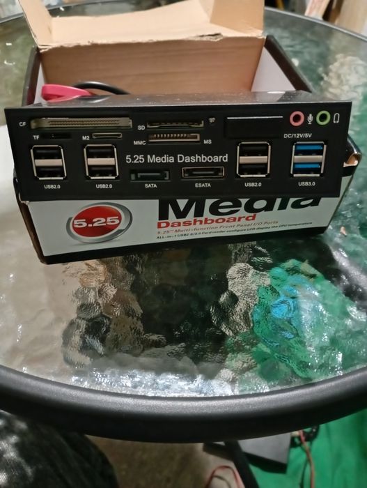 Wielofunkcyjny pulpit komputera