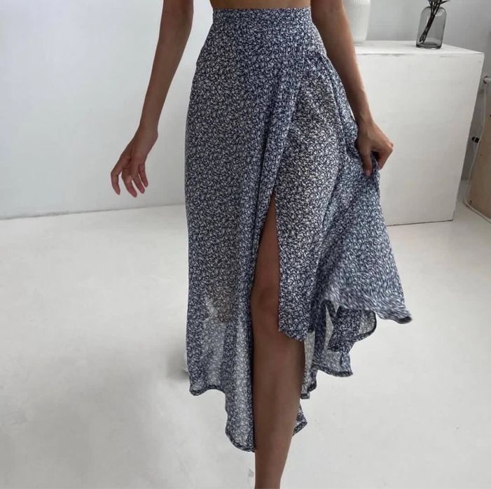 Легка літня спідниця на запах