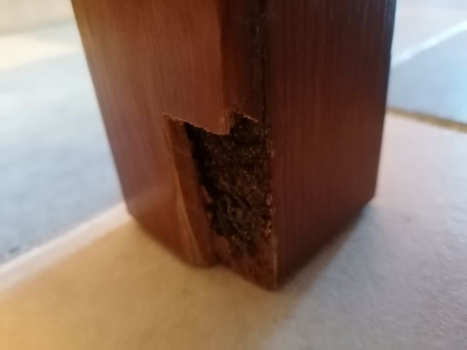 Cama de casal em madeira