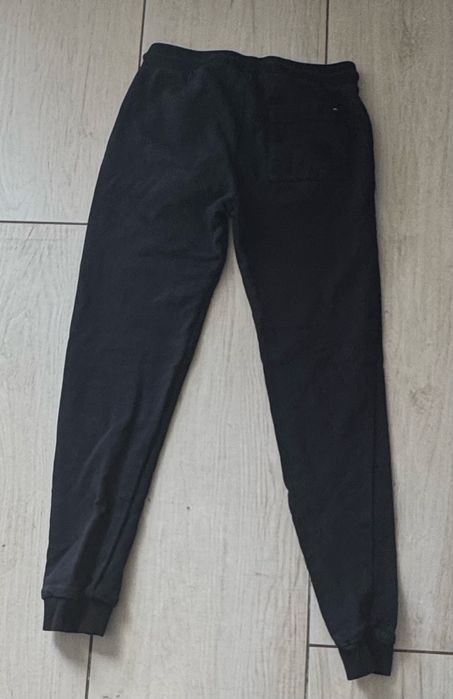 Spodnie dresowe Tommy Hilfiger rozm. 164 cm