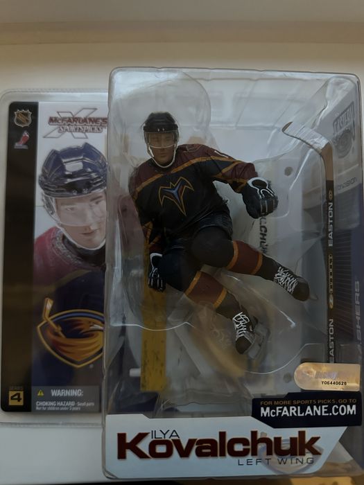 Хокейна фігурка McFarlane