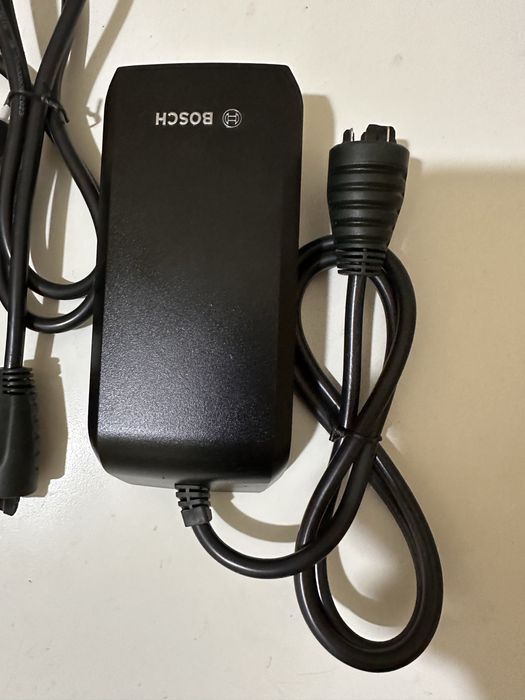 Зарядний пртстрій Bosch електровелосиреда smart system