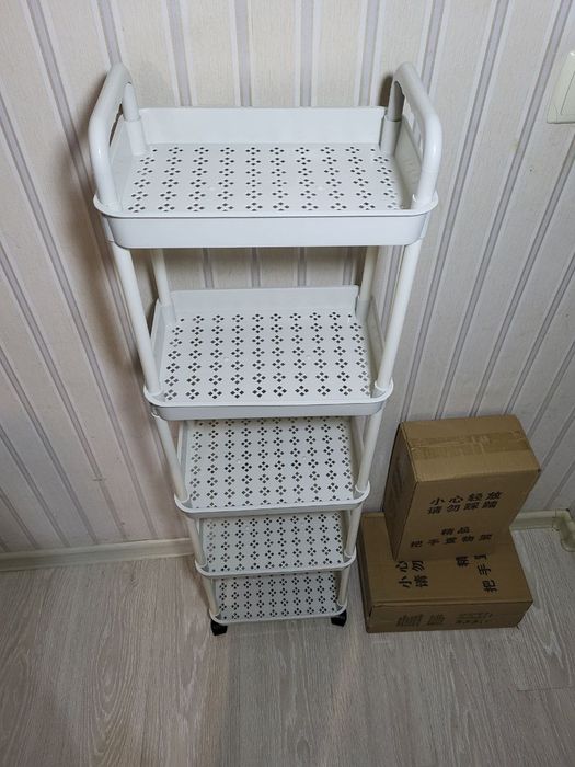 Полочки на колёсиках. Этажерка. Полички на колесах. Етажерка. Стелаж