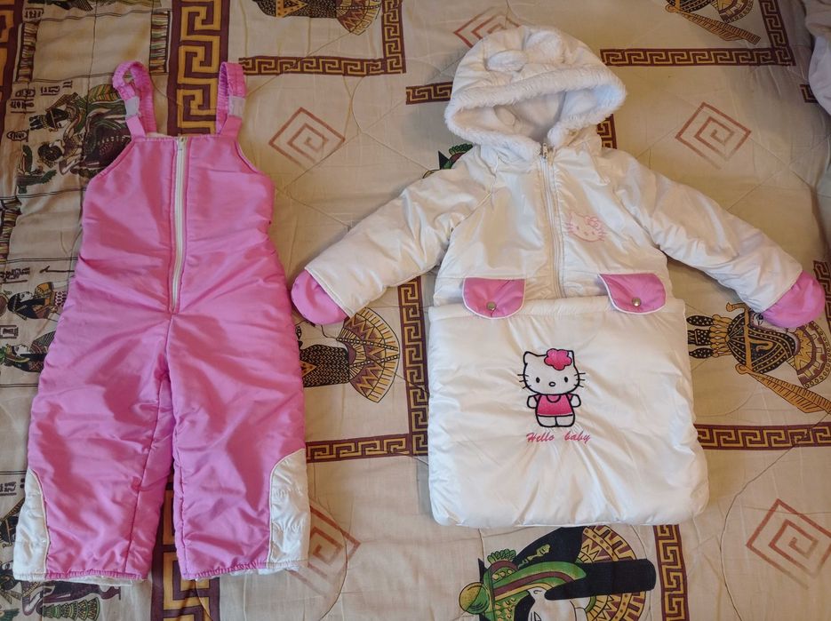 Дитячий комбінезон і конверт в колиску