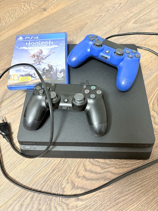 Playstation slim 1TB з джойстиками