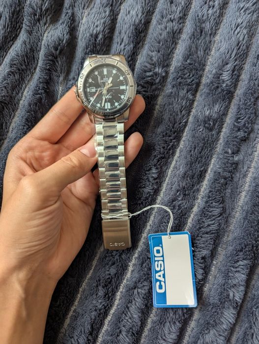 стильний чоловічий годинник CASIO MTP-VD01D-2E