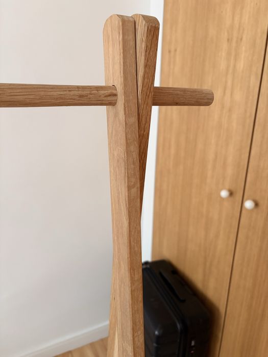 Wieszak stojący drewniany zara home