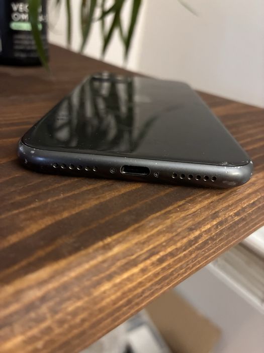 IPhone 11 бу чорний, 64 GB