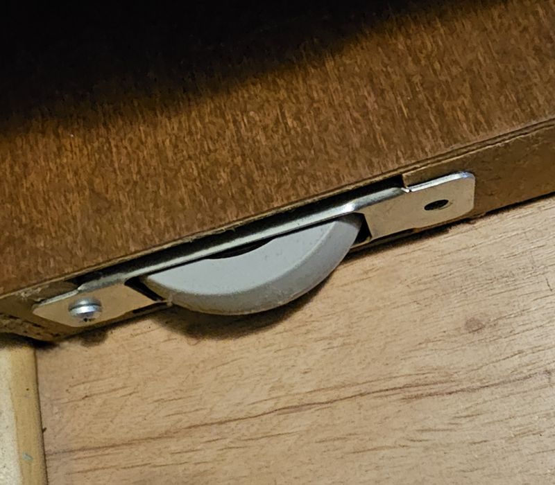 Kółka meblowe wpuszczane fi70mm szerokość 22mm