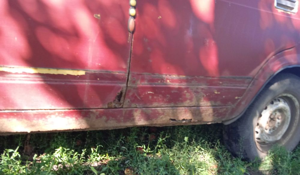 ВАЗ 21074 1987 р.в. червоний фаркоп газ пропан бензин на ходу димить