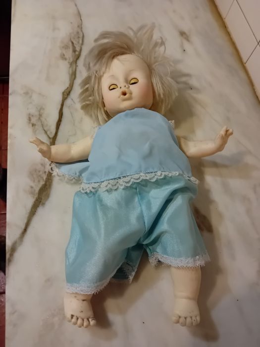 Boneca Antiga (Estado Razoável)