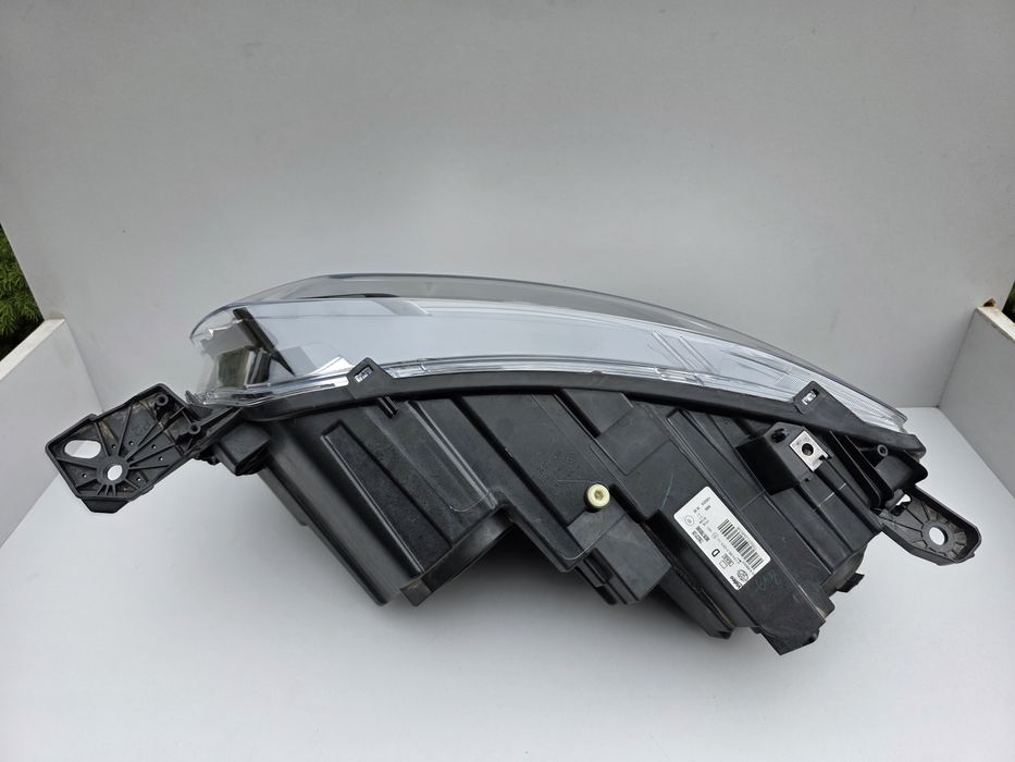 TOYOTA PROACE CITY lampa prawa przednia EU 18-23