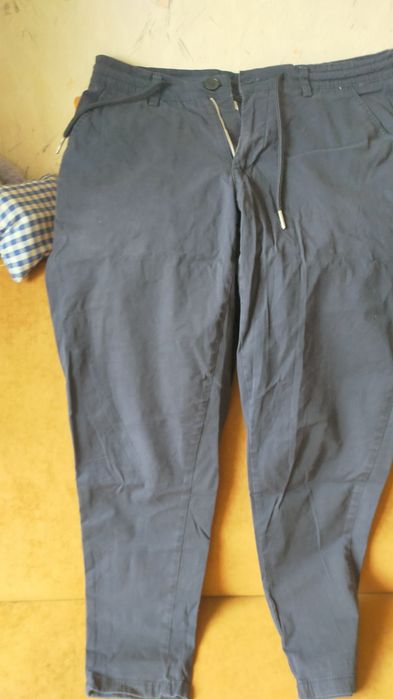 Czarne joggery bawełniane Reserved r.33