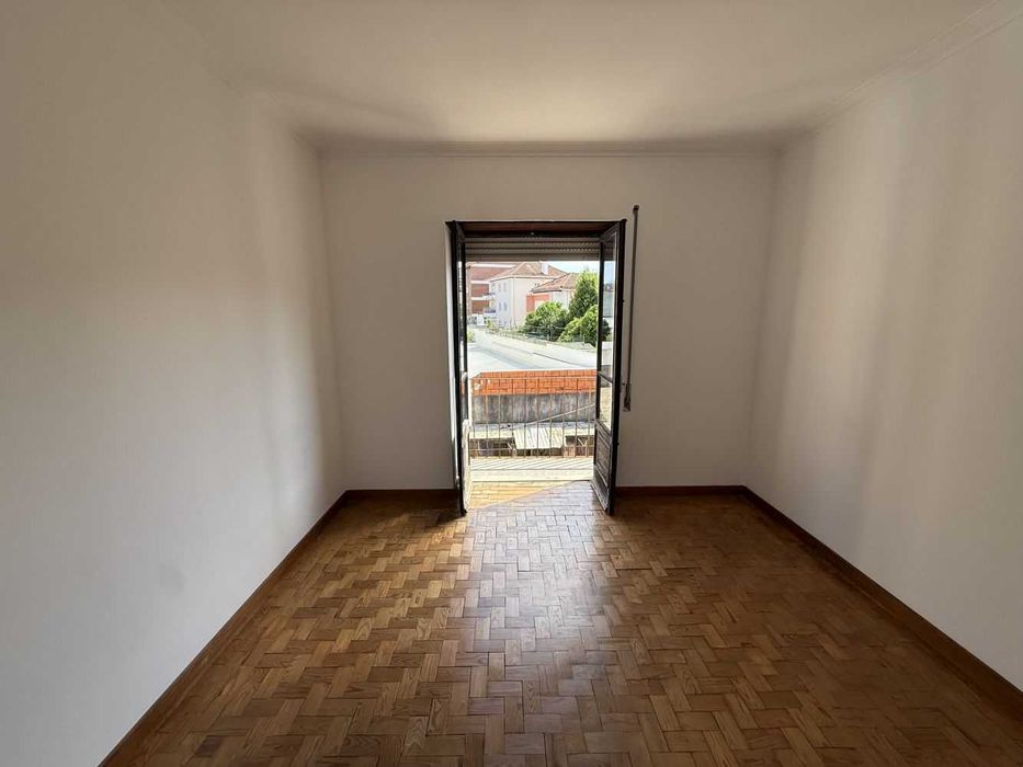 APARTAMENTO T4 EM COIMBRA