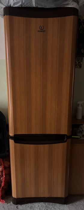 Холодильник Indesit