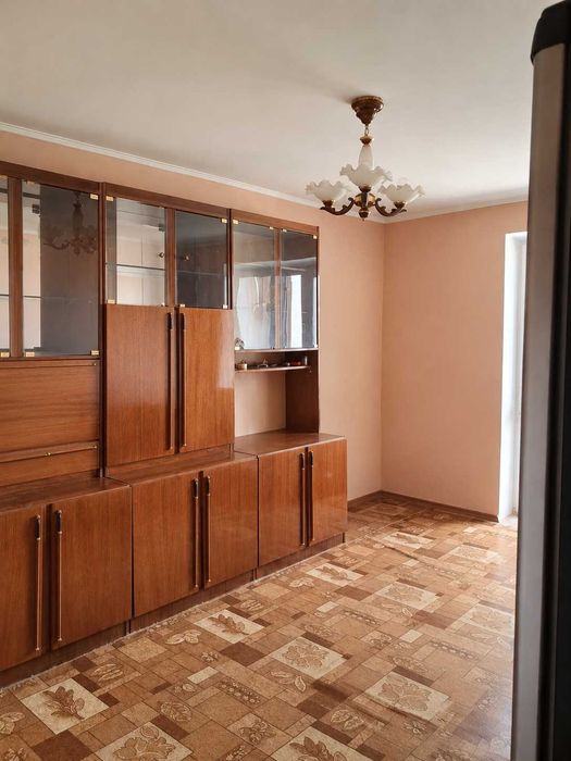 Продам квартиру двокімнатну р-н 6 школи